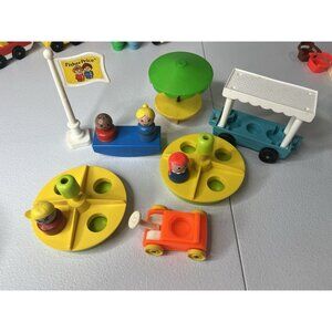 Vtg Fisher Price Little People Lot Figures Merry Go Round Flag Tram Umbrella